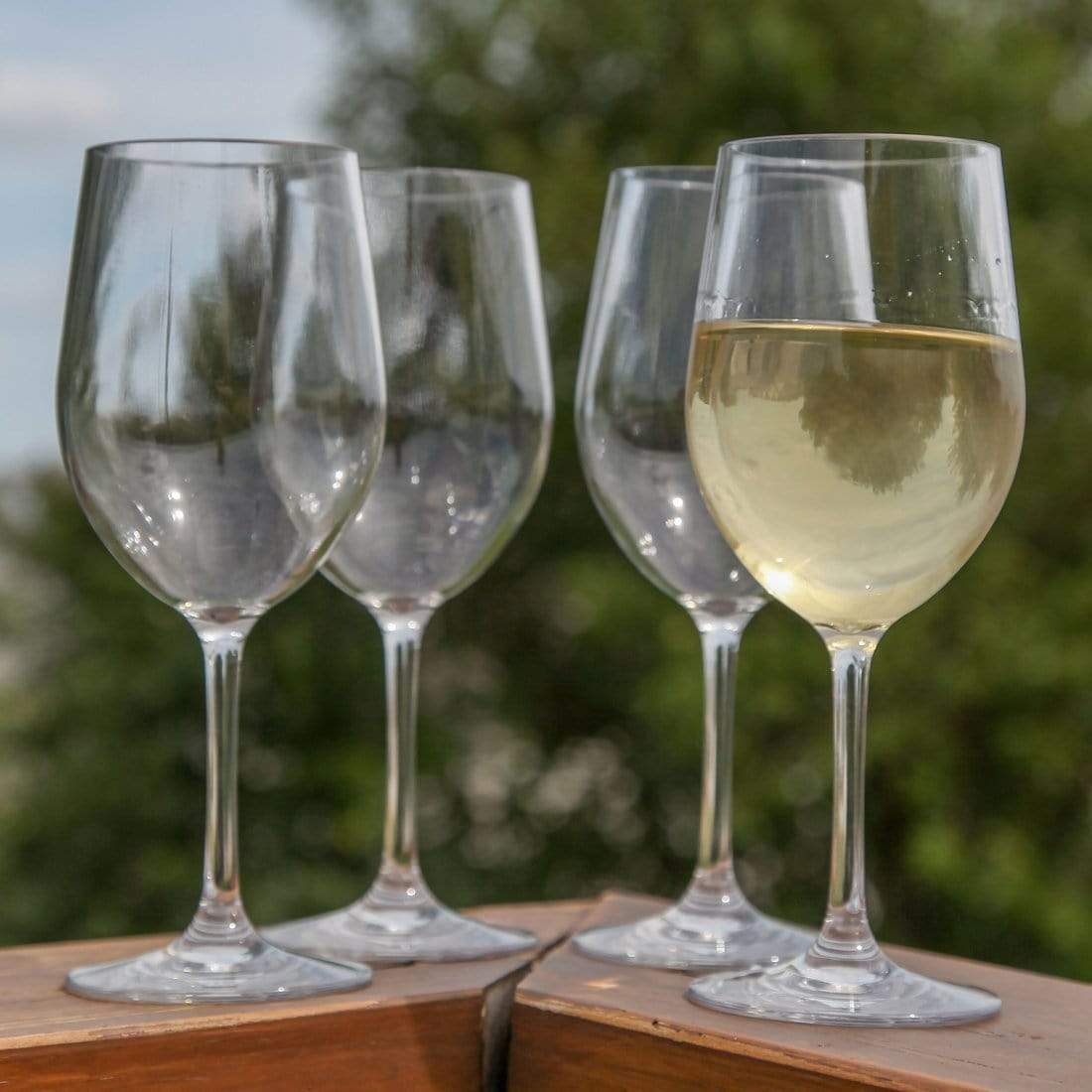 LeadingWare 12 oz Acrylic White Wine Glass - Image 3