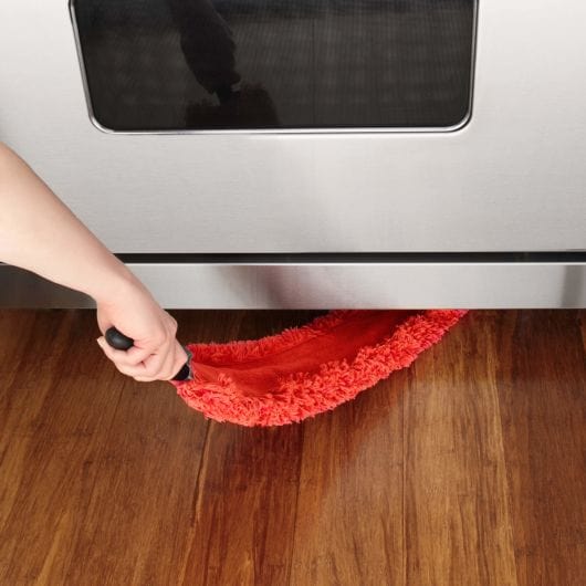 OXO Good Grips Microfiber Slim Duster - Image 2