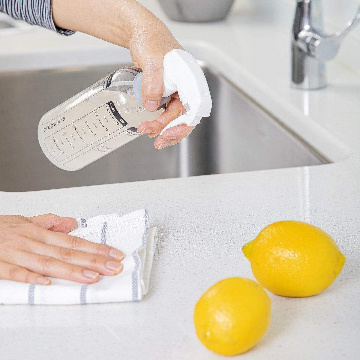 Progressive Mix n' Clean Spray Bottle - Image 4