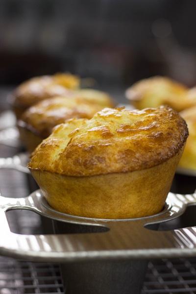 USA Pan 6-Cup Non-Stick Popover Pan - Image 3